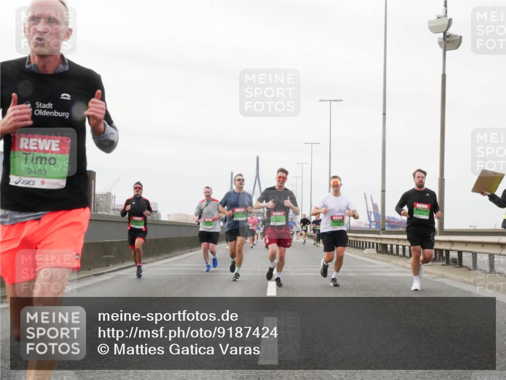 03.10.2025 - Köhlbrandbrückenlauf Matties Gatica Varas http://msf.ph/oto/9187424 03.10.2025 15:50:16 Position 3 9483 meine-sportfotos.de