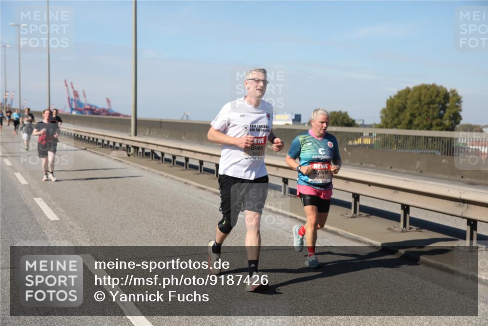 03.10.2025 - Köhlbrandbrückenlauf Yannick Fuchs http://msf.ph/oto/9187426 03.10.2025 12:06:41 Position 3 6242, 6243 meine-sportfotos.de