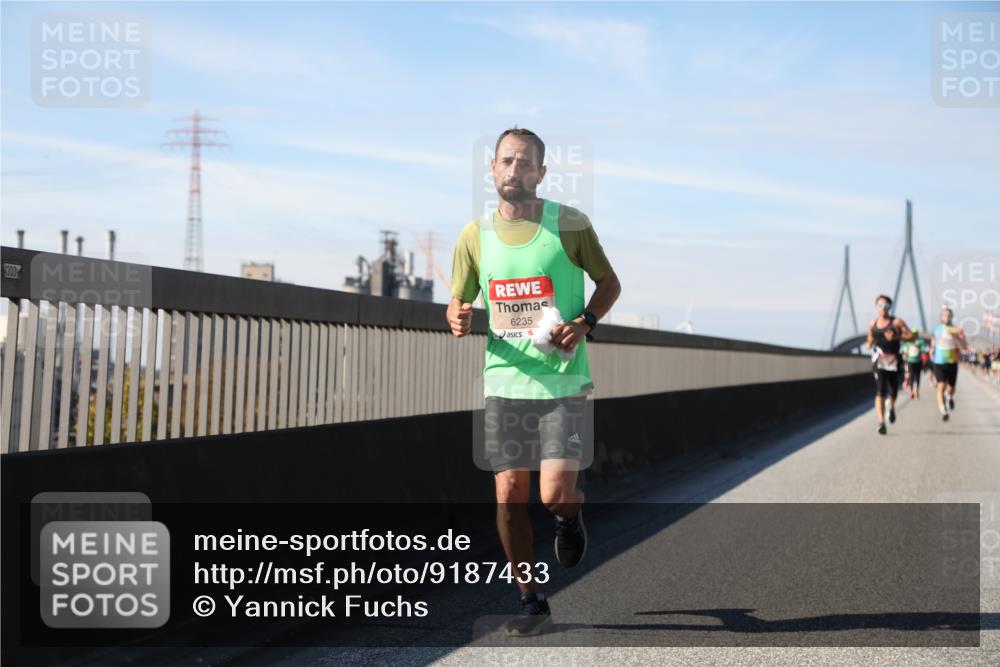 03.10.2025 - Köhlbrandbrückenlauf Yannick Fuchs http://msf.ph/oto/9187433 03.10.2025 11:45:58 Position 3 6235 meine-sportfotos.de