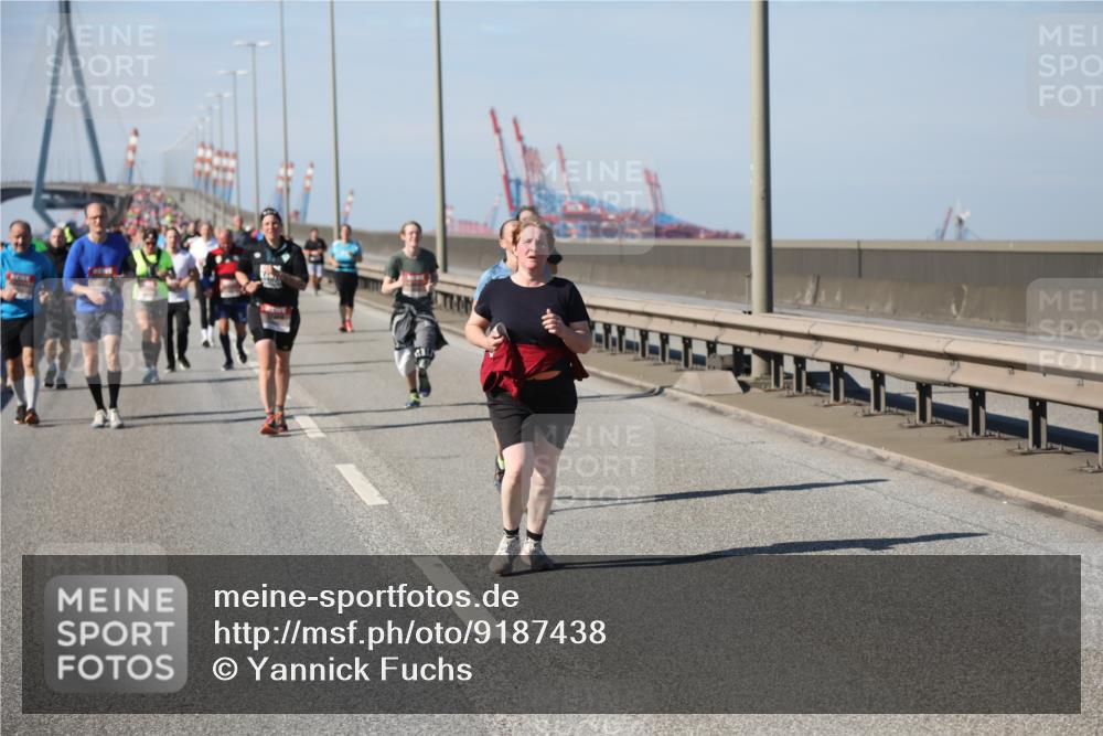 03.10.2025 - Köhlbrandbrückenlauf Yannick Fuchs http://msf.ph/oto/9187438 03.10.2025 12:06:42 Position 3  meine-sportfotos.de