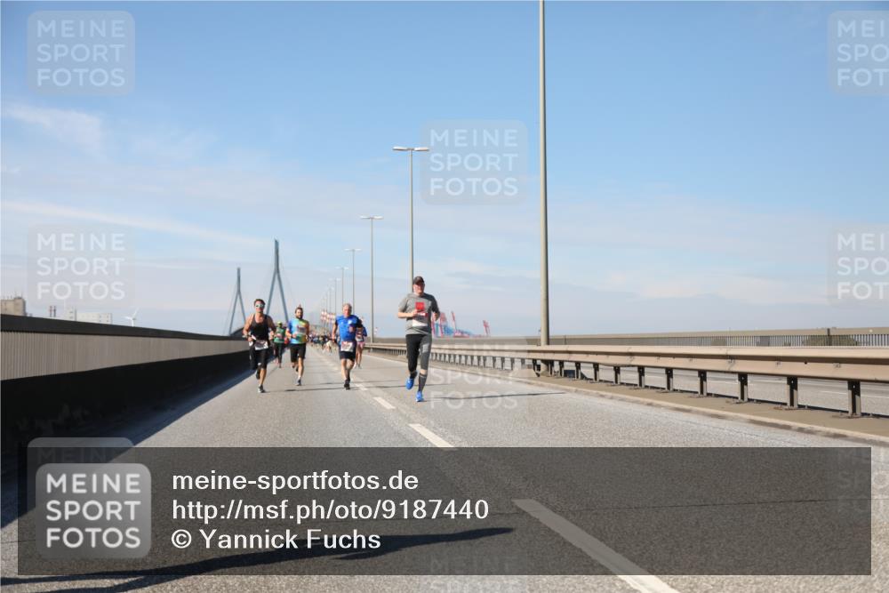 03.10.2025 - Köhlbrandbrückenlauf Yannick Fuchs http://msf.ph/oto/9187440 03.10.2025 11:45:58 Position 3  meine-sportfotos.de