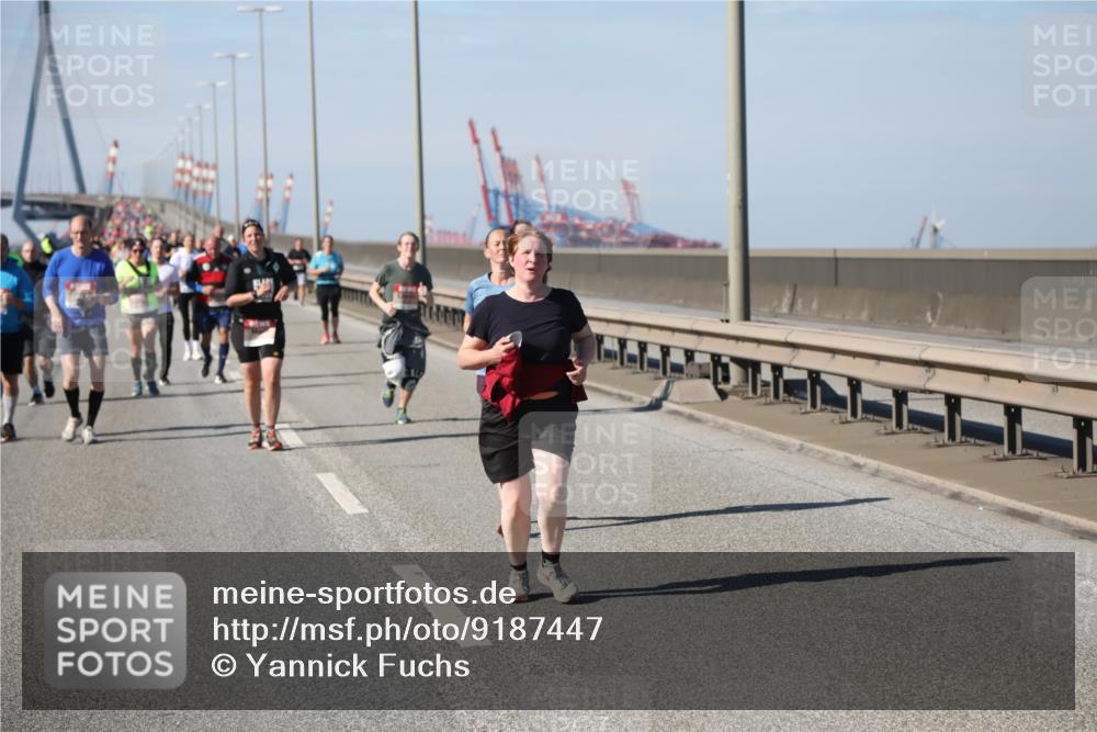 03.10.2025 - Köhlbrandbrückenlauf Yannick Fuchs http://msf.ph/oto/9187447 03.10.2025 12:06:43 Position 3  meine-sportfotos.de