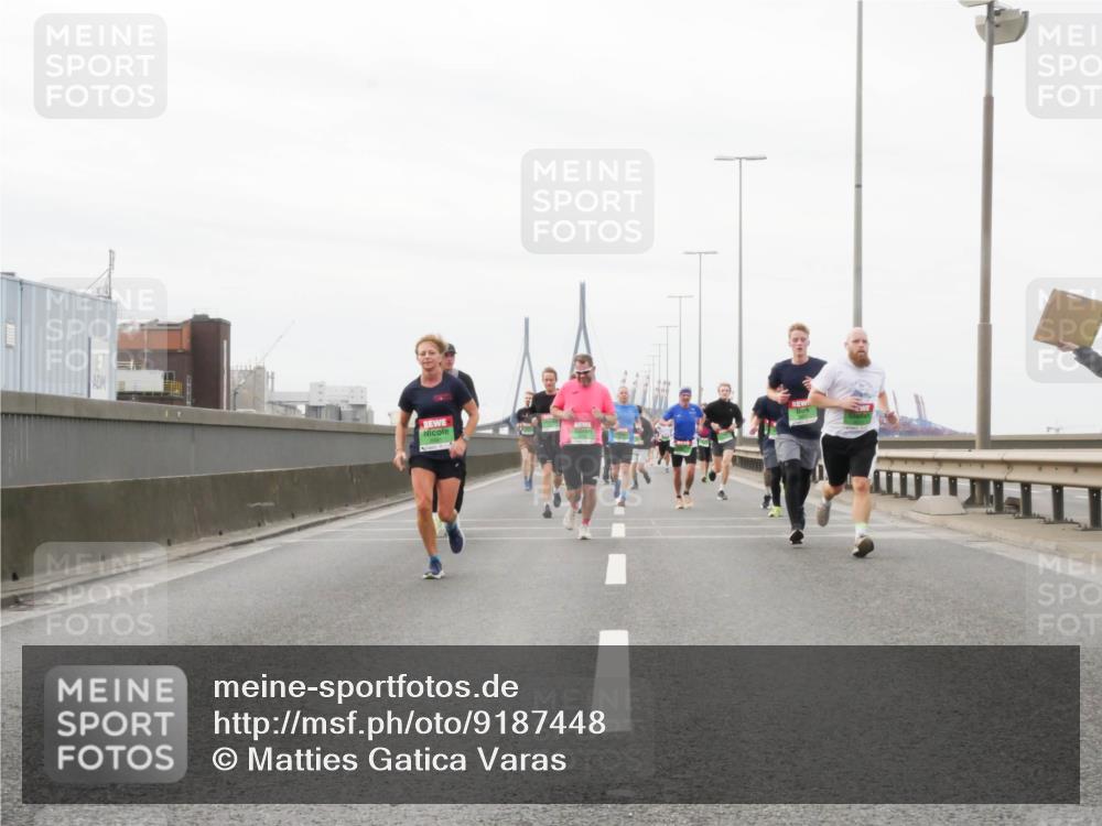03.10.2025 - Köhlbrandbrückenlauf Matties Gatica Varas http://msf.ph/oto/9187448 03.10.2025 15:50:24 Position 3 104 meine-sportfotos.de