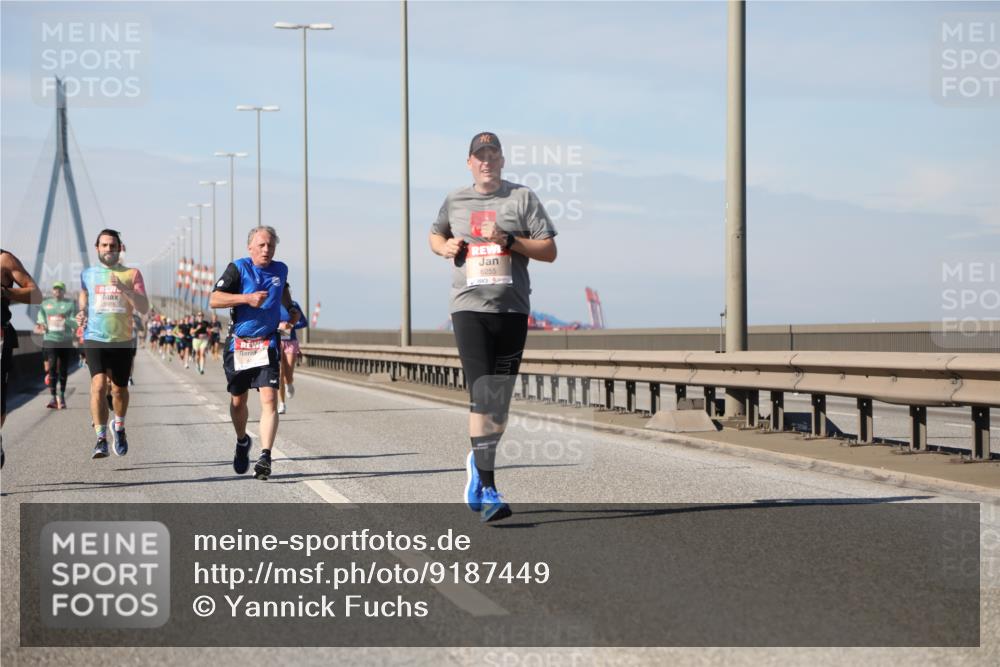 03.10.2025 - Köhlbrandbrückenlauf Yannick Fuchs http://msf.ph/oto/9187449 03.10.2025 11:45:59 Position 3 6255 meine-sportfotos.de