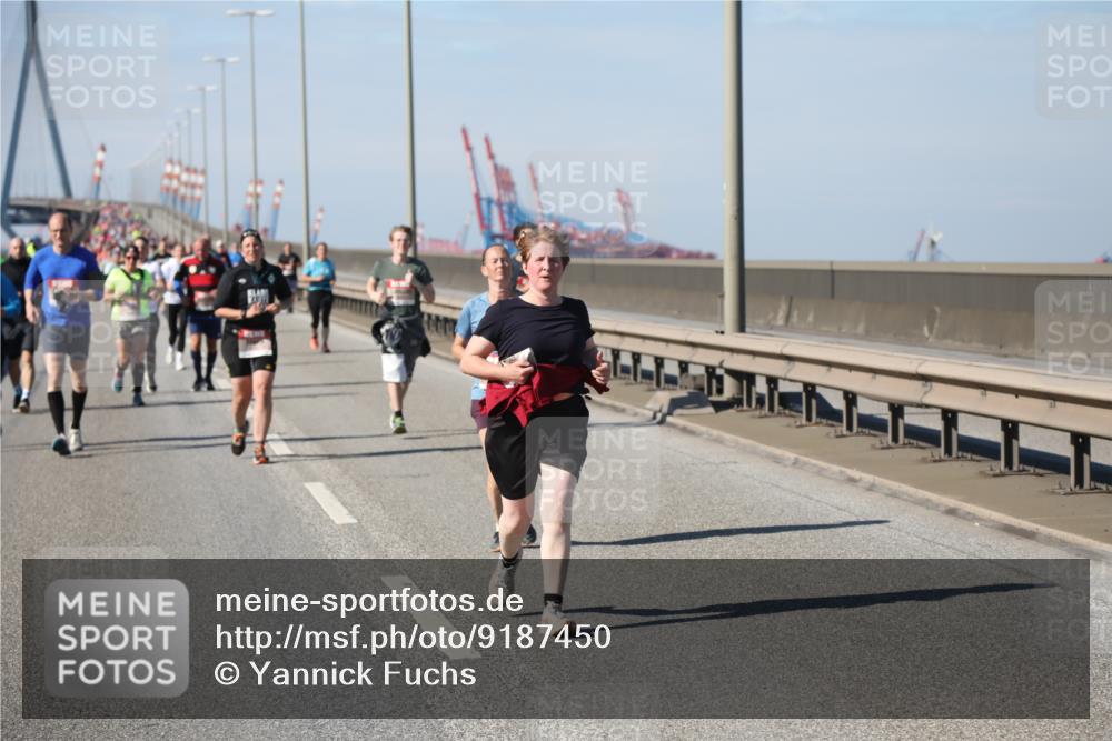 03.10.2025 - Köhlbrandbrückenlauf Yannick Fuchs http://msf.ph/oto/9187450 03.10.2025 12:06:43 Position 3  meine-sportfotos.de
