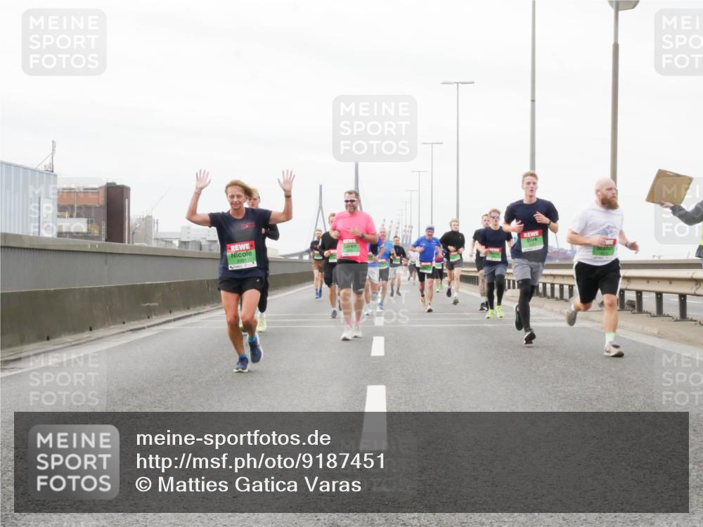 03.10.2025 - Köhlbrandbrückenlauf Matties Gatica Varas http://msf.ph/oto/9187451 03.10.2025 15:50:24 Position 3  meine-sportfotos.de
