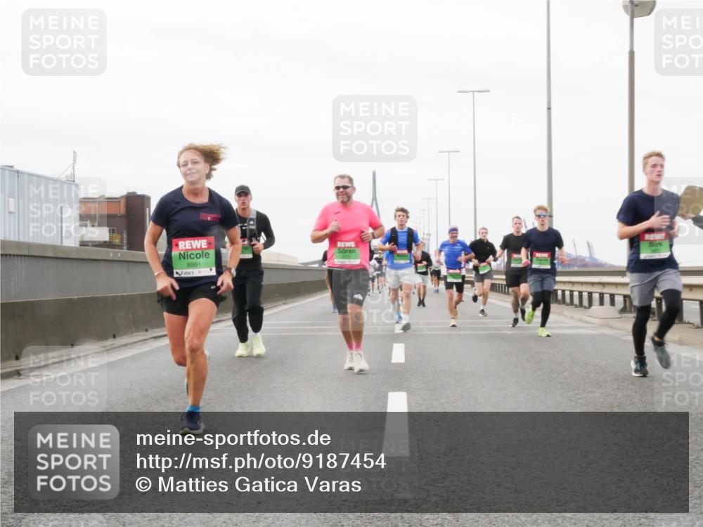 03.10.2025 - Köhlbrandbrückenlauf Matties Gatica Varas http://msf.ph/oto/9187454 03.10.2025 15:50:25 Position 3 8991 meine-sportfotos.de