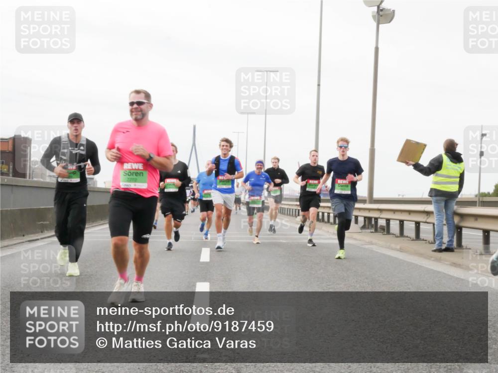 03.10.2025 - Köhlbrandbrückenlauf Matties Gatica Varas http://msf.ph/oto/9187459 03.10.2025 15:50:26 Position 3 7772 meine-sportfotos.de