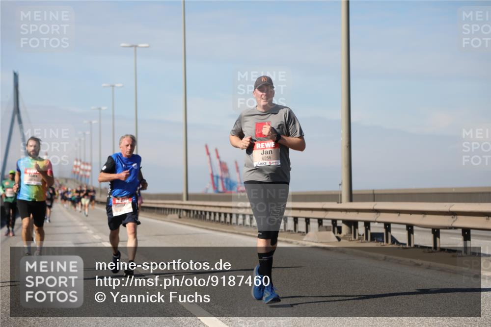 03.10.2025 - Köhlbrandbrückenlauf Yannick Fuchs http://msf.ph/oto/9187460 03.10.2025 11:46:00 Position 3 6255 meine-sportfotos.de