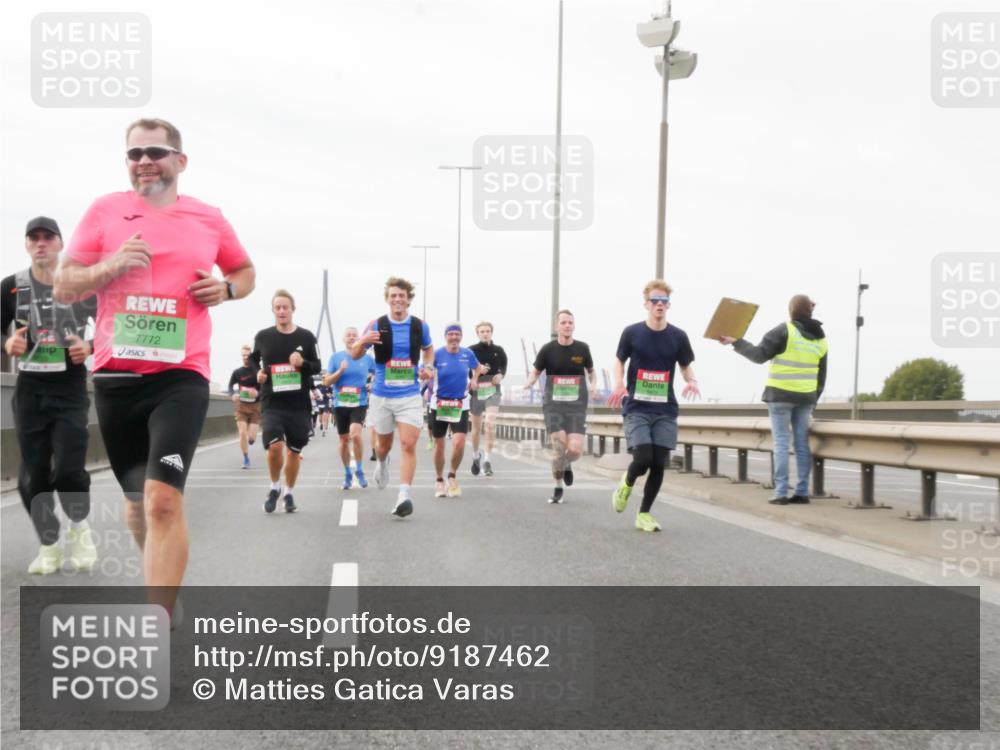 03.10.2025 - Köhlbrandbrückenlauf Matties Gatica Varas http://msf.ph/oto/9187462 03.10.2025 15:50:27 Position 3 7772 meine-sportfotos.de