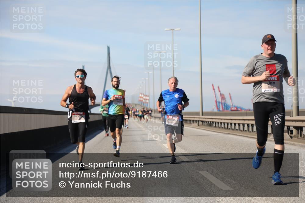 03.10.2025 - Köhlbrandbrückenlauf Yannick Fuchs http://msf.ph/oto/9187466 03.10.2025 11:46:00 Position 3 4281, 6255 meine-sportfotos.de