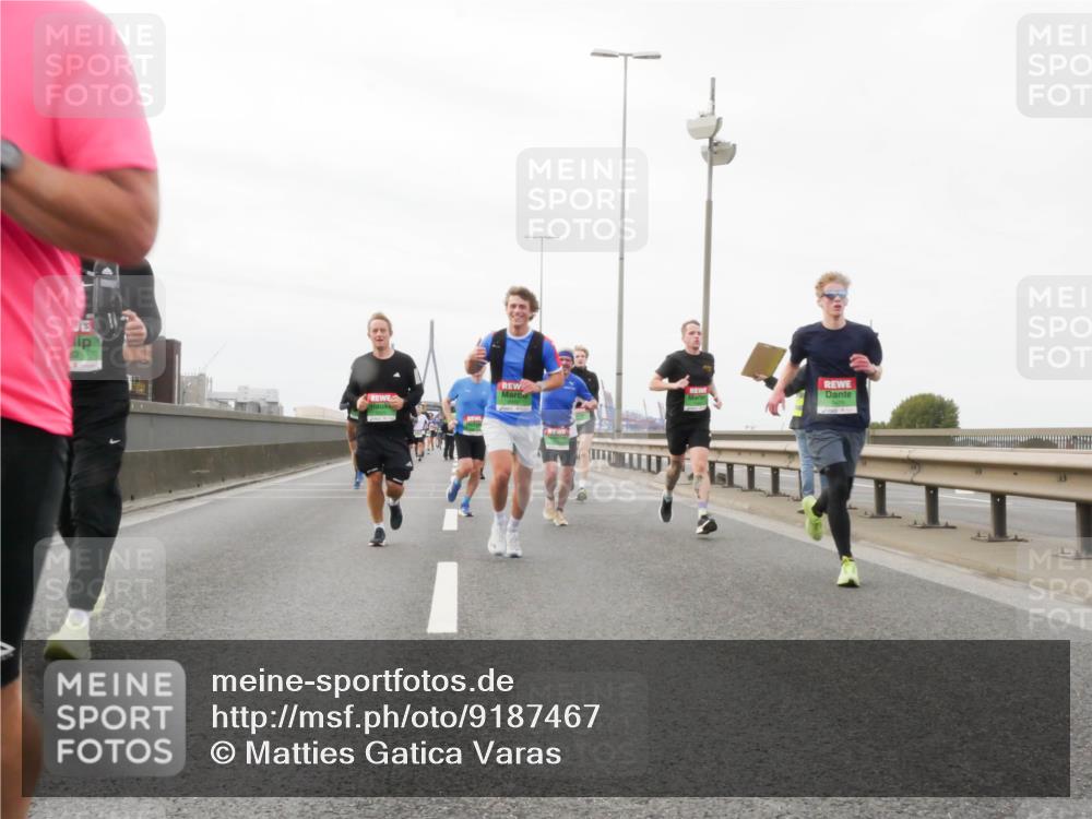 03.10.2025 - Köhlbrandbrückenlauf Matties Gatica Varas http://msf.ph/oto/9187467 03.10.2025 15:50:28 Position 3  meine-sportfotos.de