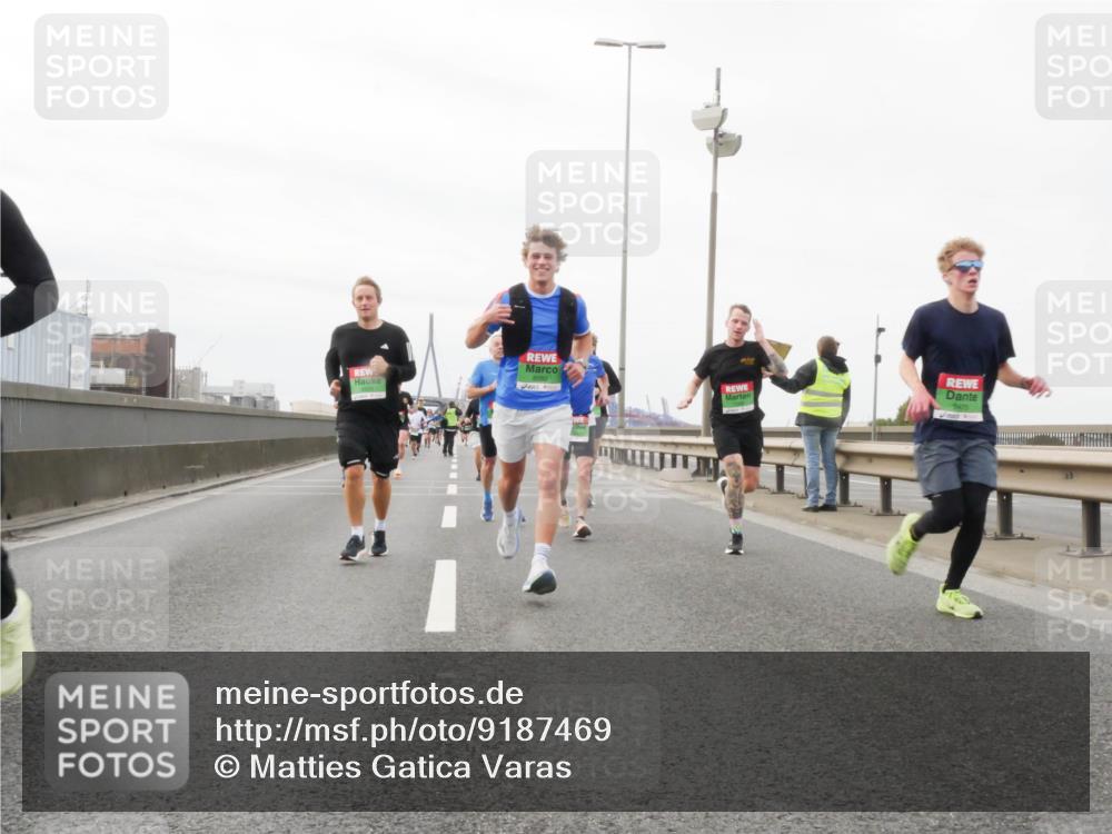 03.10.2025 - Köhlbrandbrückenlauf Matties Gatica Varas http://msf.ph/oto/9187469 03.10.2025 15:50:28 Position 3  meine-sportfotos.de
