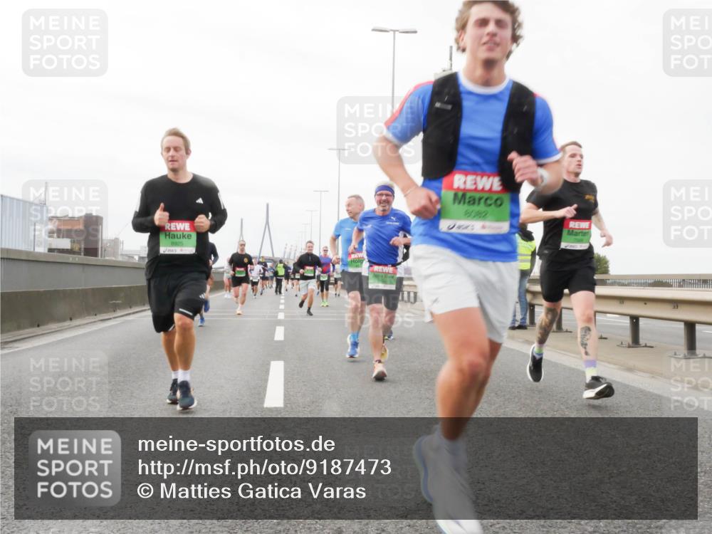 03.10.2025 - Köhlbrandbrückenlauf Matties Gatica Varas http://msf.ph/oto/9187473 03.10.2025 15:50:29 Position 3 8925, 8082 meine-sportfotos.de