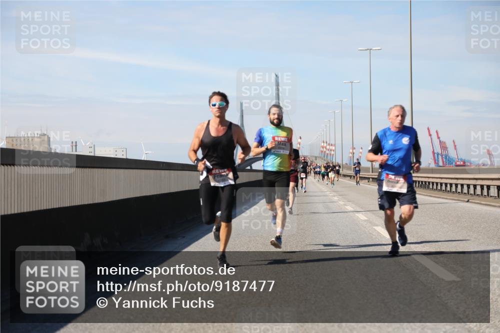 03.10.2025 - Köhlbrandbrückenlauf Yannick Fuchs http://msf.ph/oto/9187477 03.10.2025 11:46:01 Position 3  meine-sportfotos.de