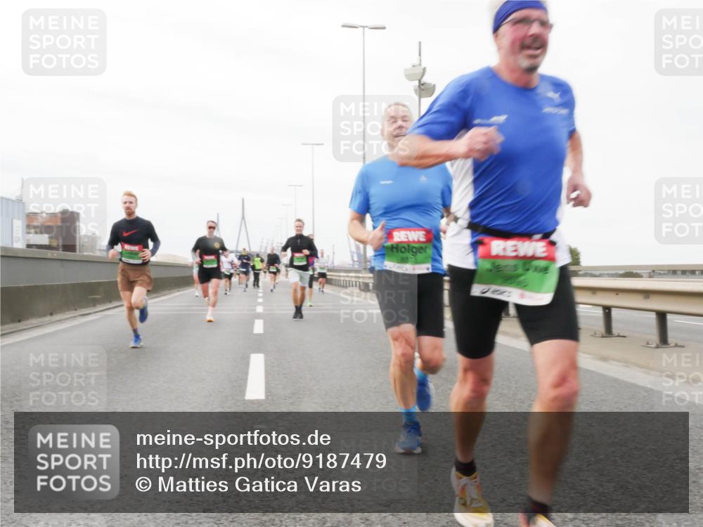 03.10.2025 - Köhlbrandbrückenlauf Matties Gatica Varas http://msf.ph/oto/9187479 03.10.2025 15:50:31 Position 3  meine-sportfotos.de