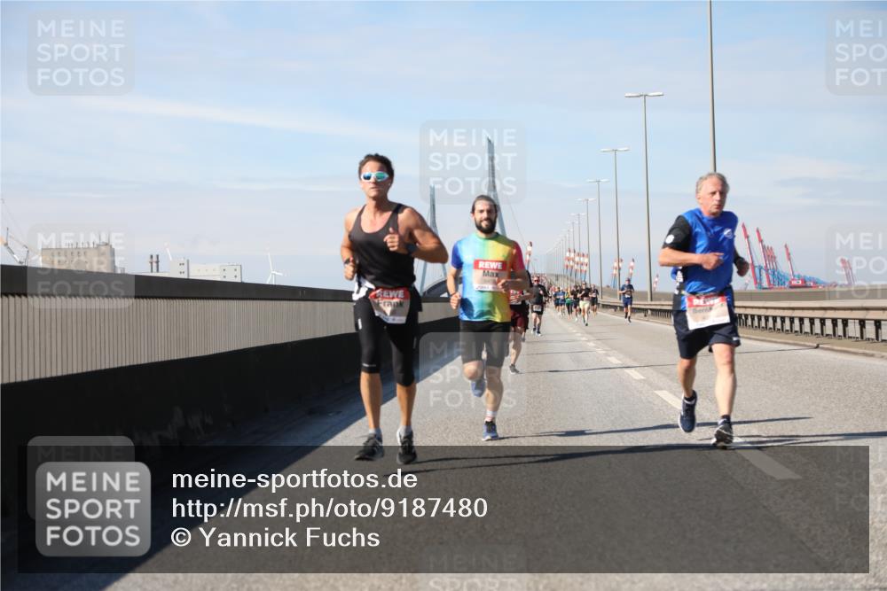 03.10.2025 - Köhlbrandbrückenlauf Yannick Fuchs http://msf.ph/oto/9187480 03.10.2025 11:46:01 Position 3 6478 meine-sportfotos.de