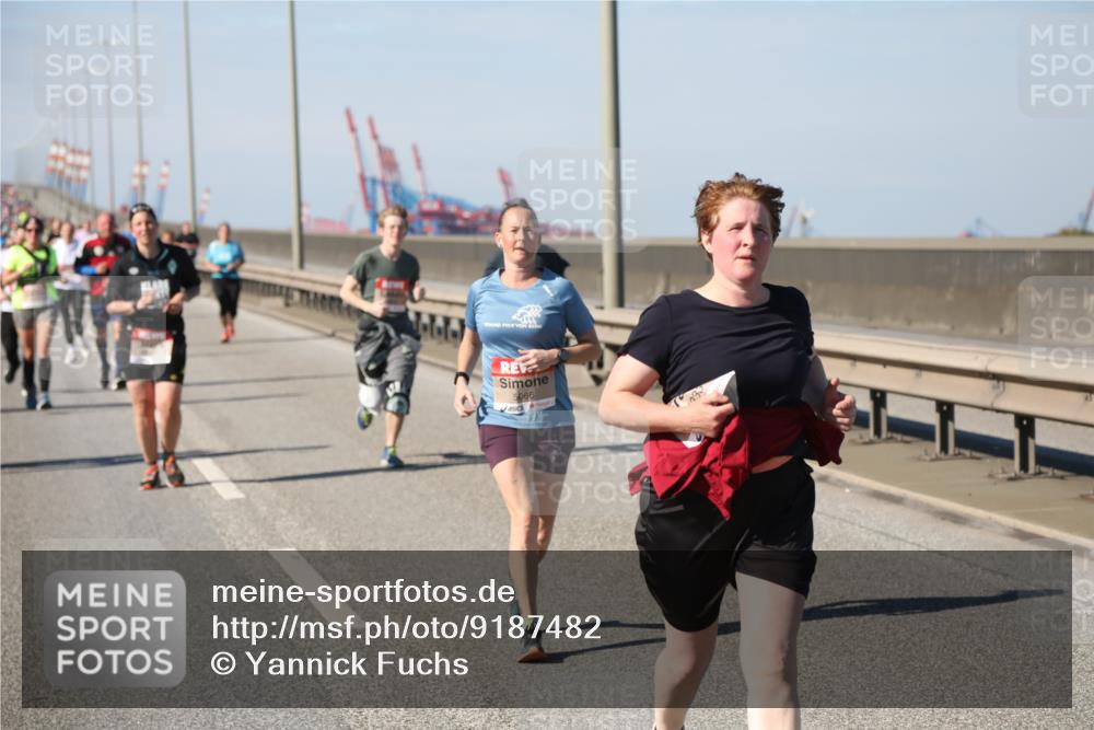 03.10.2025 - Köhlbrandbrückenlauf Yannick Fuchs http://msf.ph/oto/9187482 03.10.2025 12:06:45 Position 3 5066, 233 meine-sportfotos.de
