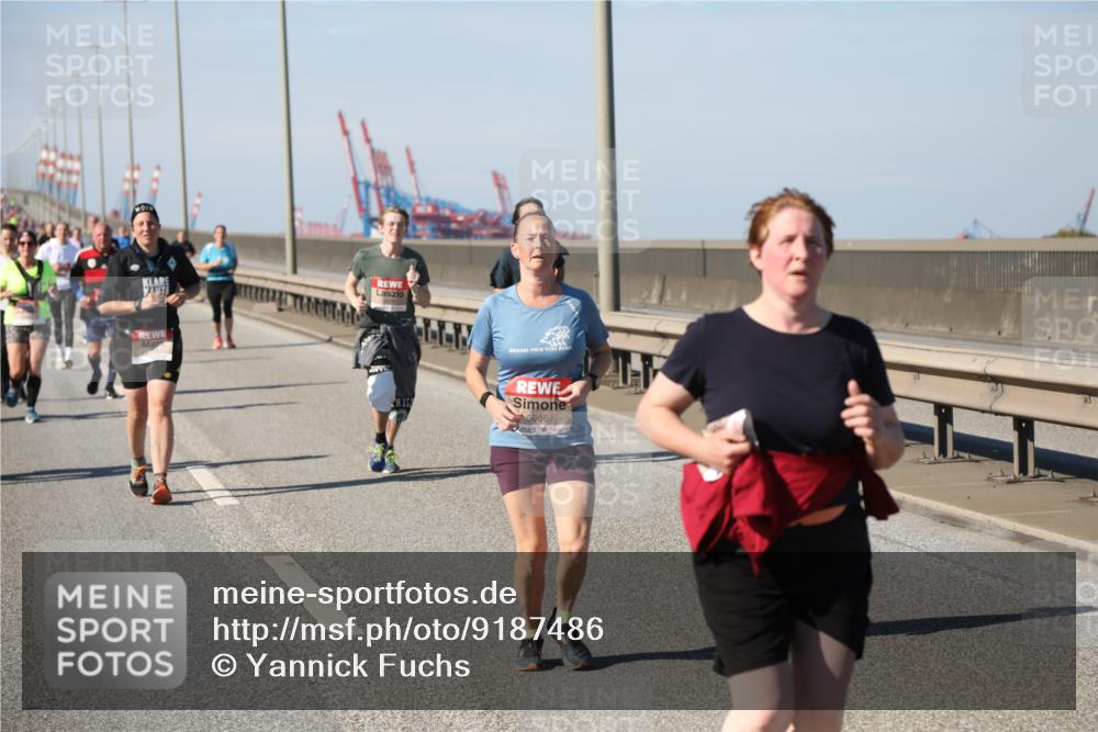 03.10.2025 - Köhlbrandbrückenlauf Yannick Fuchs http://msf.ph/oto/9187486 03.10.2025 12:06:45 Position 3 5066 meine-sportfotos.de