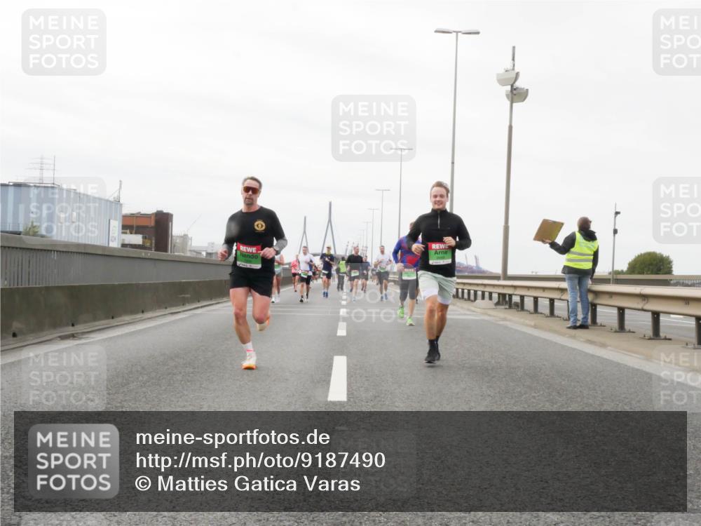 03.10.2025 - Köhlbrandbrückenlauf Matties Gatica Varas http://msf.ph/oto/9187490 03.10.2025 15:50:33 Position 3  meine-sportfotos.de