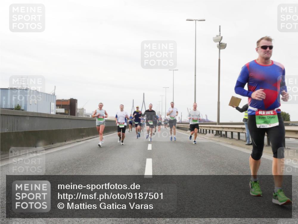 03.10.2025 - Köhlbrandbrückenlauf Matties Gatica Varas http://msf.ph/oto/9187501 03.10.2025 15:50:36 Position 3 8924 meine-sportfotos.de