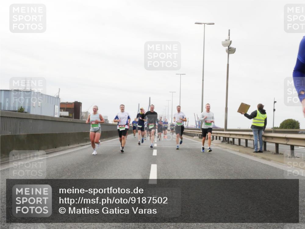 03.10.2025 - Köhlbrandbrückenlauf Matties Gatica Varas http://msf.ph/oto/9187502 03.10.2025 15:50:36 Position 3  meine-sportfotos.de