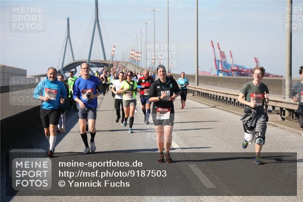 03.10.2025 - Köhlbrandbrückenlauf Yannick Fuchs http://msf.ph/oto/9187503 03.10.2025 12:06:46 Position 3 4443, 612 meine-sportfotos.de