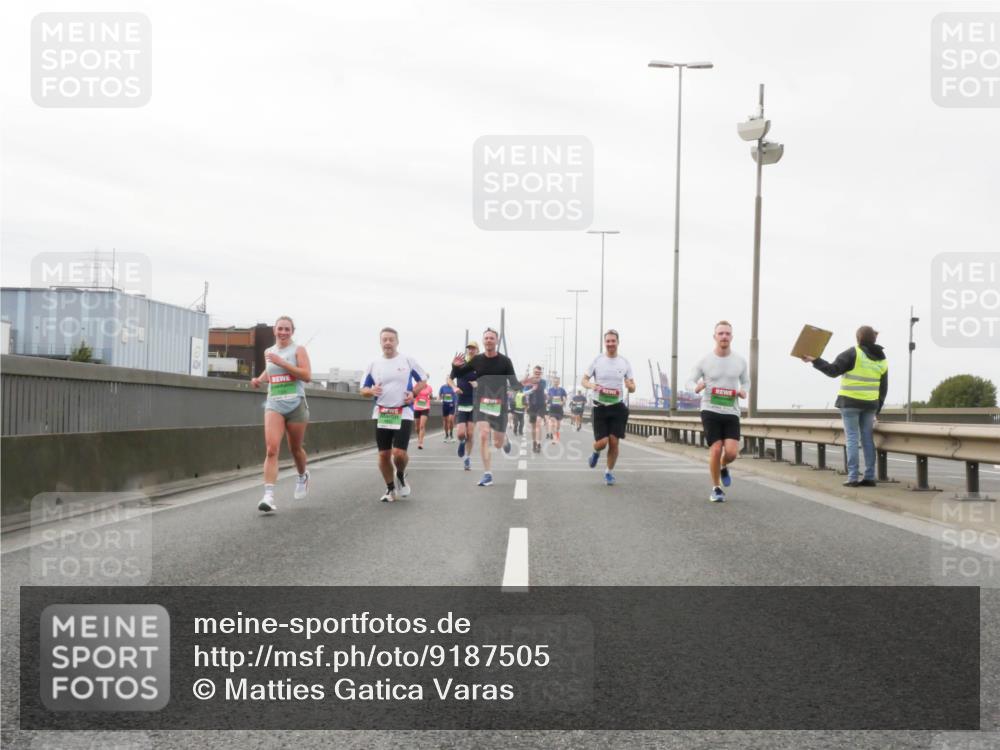03.10.2025 - Köhlbrandbrückenlauf Matties Gatica Varas http://msf.ph/oto/9187505 03.10.2025 15:50:37 Position 3  meine-sportfotos.de