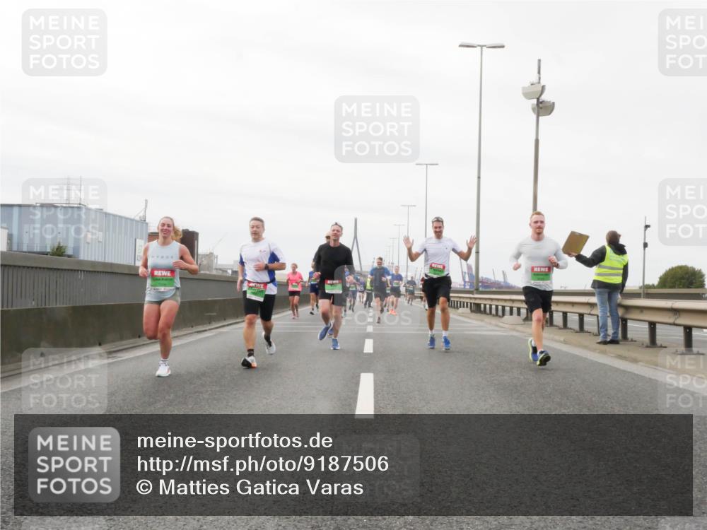 03.10.2025 - Köhlbrandbrückenlauf Matties Gatica Varas http://msf.ph/oto/9187506 03.10.2025 15:50:37 Position 3  meine-sportfotos.de