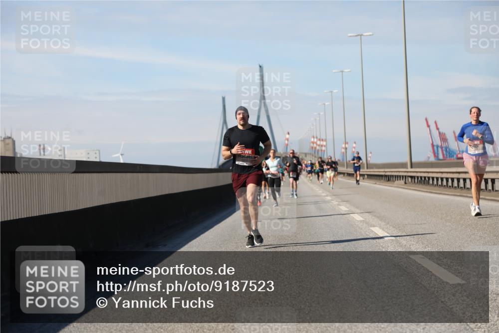03.10.2025 - Köhlbrandbrückenlauf Yannick Fuchs http://msf.ph/oto/9187523 03.10.2025 11:46:04 Position 3  meine-sportfotos.de