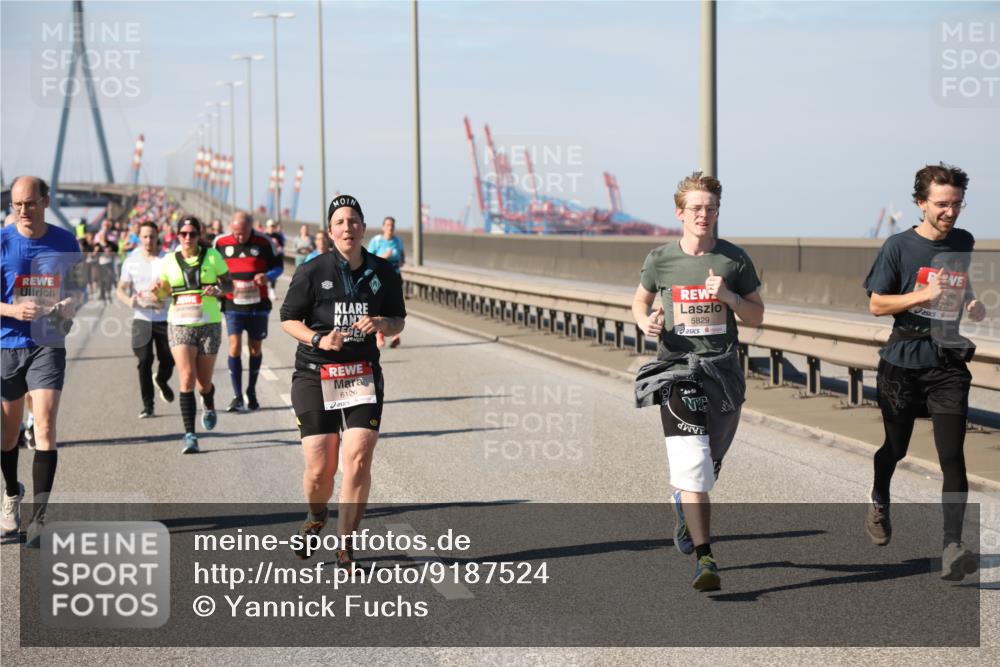 03.10.2025 - Köhlbrandbrückenlauf Yannick Fuchs http://msf.ph/oto/9187524 03.10.2025 12:06:47 Position 3 5829, 6126 meine-sportfotos.de