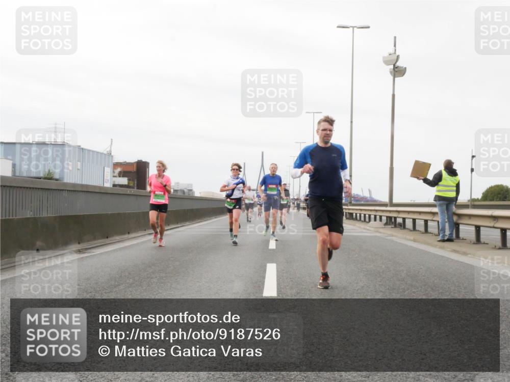 03.10.2025 - Köhlbrandbrückenlauf Matties Gatica Varas http://msf.ph/oto/9187526 03.10.2025 15:50:42 Position 3  meine-sportfotos.de