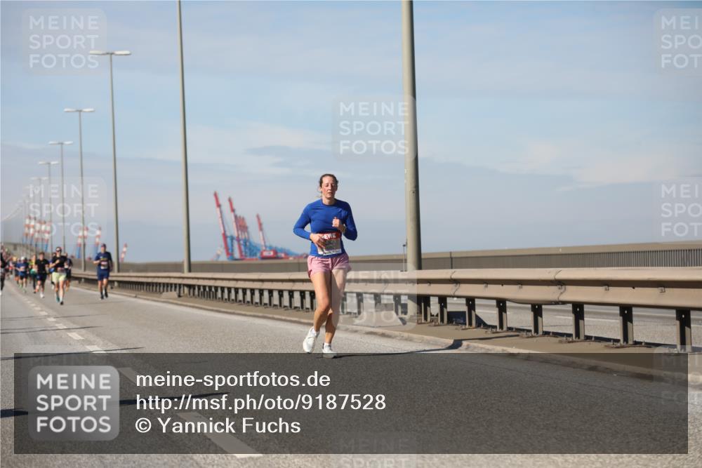 03.10.2025 - Köhlbrandbrückenlauf Yannick Fuchs http://msf.ph/oto/9187528 03.10.2025 11:46:04 Position 3  meine-sportfotos.de