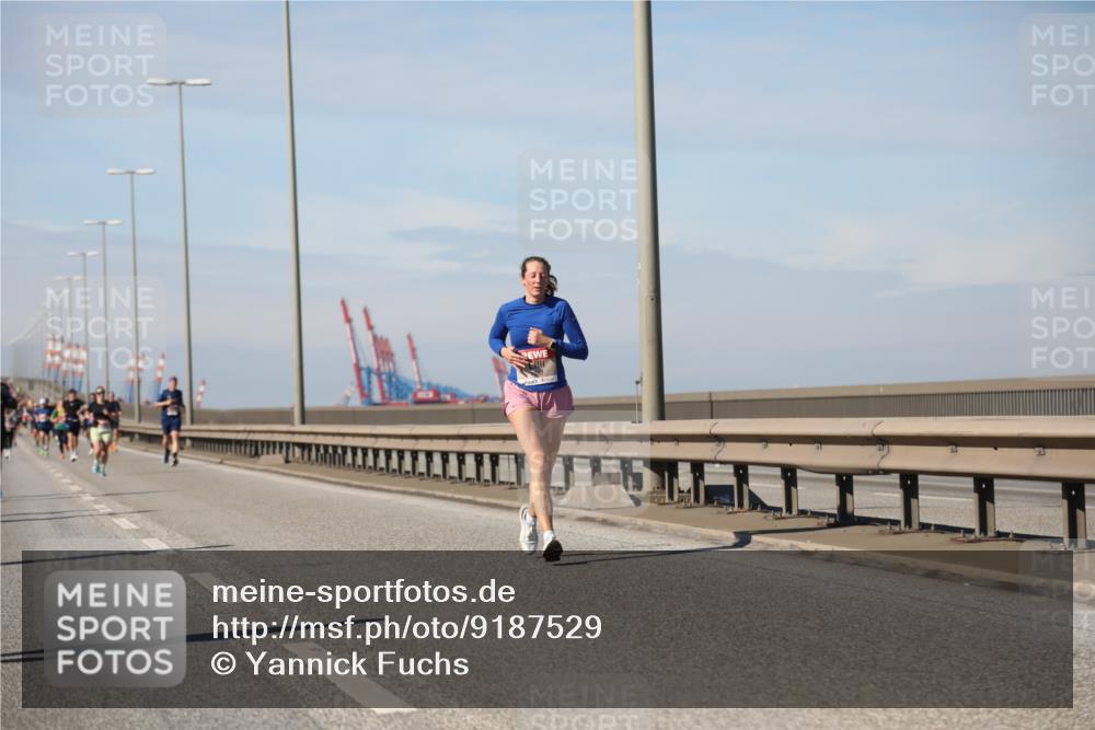 03.10.2025 - Köhlbrandbrückenlauf Yannick Fuchs http://msf.ph/oto/9187529 03.10.2025 11:46:05 Position 3  meine-sportfotos.de