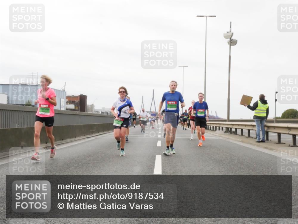 03.10.2025 - Köhlbrandbrückenlauf Matties Gatica Varas http://msf.ph/oto/9187534 03.10.2025 15:50:43 Position 3  meine-sportfotos.de