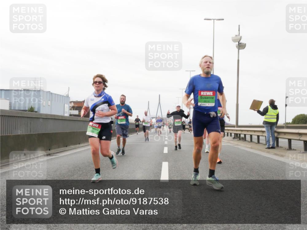 03.10.2025 - Köhlbrandbrückenlauf Matties Gatica Varas http://msf.ph/oto/9187538 03.10.2025 15:50:44 Position 3 8616 meine-sportfotos.de