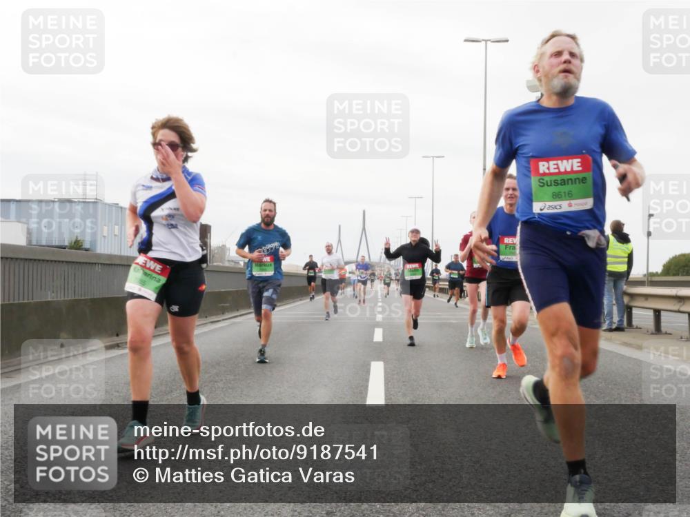 03.10.2025 - Köhlbrandbrückenlauf Matties Gatica Varas http://msf.ph/oto/9187541 03.10.2025 15:50:45 Position 3 8616 meine-sportfotos.de