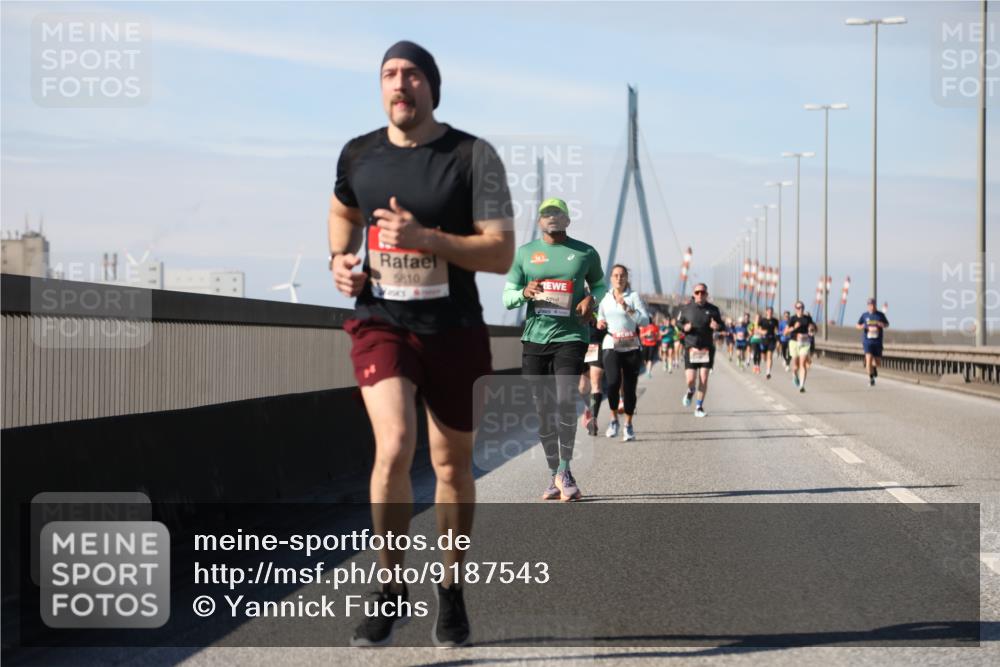 03.10.2025 - Köhlbrandbrückenlauf Yannick Fuchs http://msf.ph/oto/9187543 03.10.2025 11:46:06 Position 3 5810 meine-sportfotos.de
