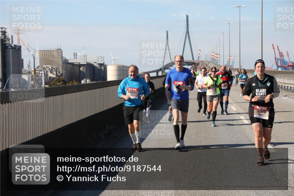 03.10.2025 - Köhlbrandbrückenlauf Yannick Fuchs http://msf.ph/oto/9187544 03.10.2025 12:06:48 Position 3 4443, 6126 meine-sportfotos.de
