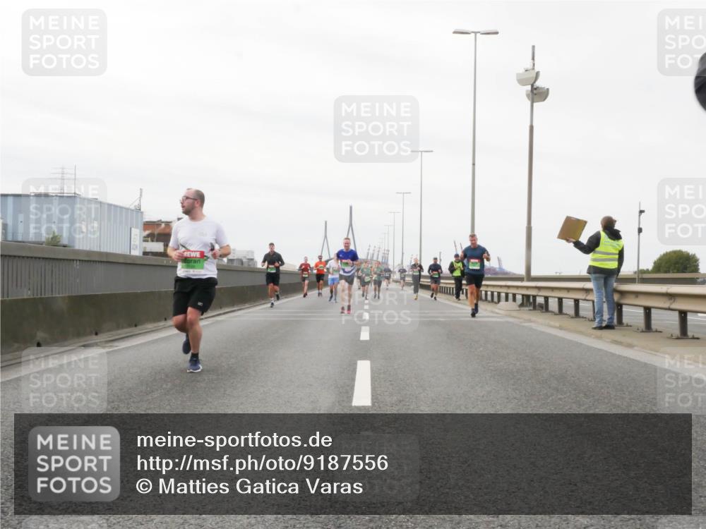 03.10.2025 - Köhlbrandbrückenlauf Matties Gatica Varas http://msf.ph/oto/9187556 03.10.2025 15:50:48 Position 3  meine-sportfotos.de