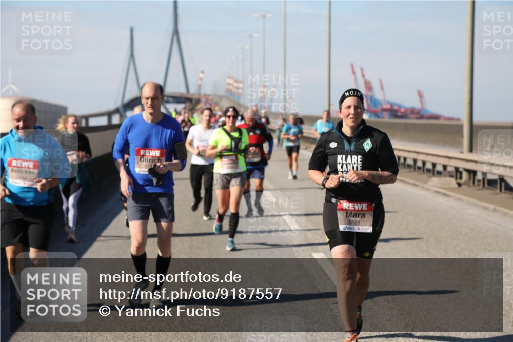 03.10.2025 - Köhlbrandbrückenlauf Yannick Fuchs http://msf.ph/oto/9187557 03.10.2025 12:06:49 Position 3 4443, 472, 6126 meine-sportfotos.de