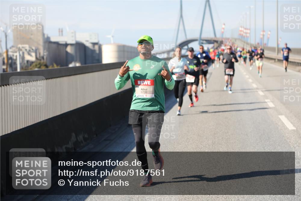 03.10.2025 - Köhlbrandbrückenlauf Yannick Fuchs http://msf.ph/oto/9187561 03.10.2025 11:46:08 Position 3 6739 meine-sportfotos.de