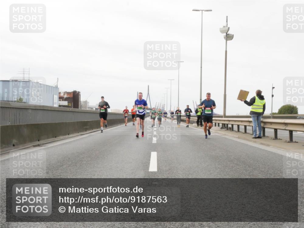03.10.2025 - Köhlbrandbrückenlauf Matties Gatica Varas http://msf.ph/oto/9187563 03.10.2025 15:50:49 Position 3  meine-sportfotos.de
