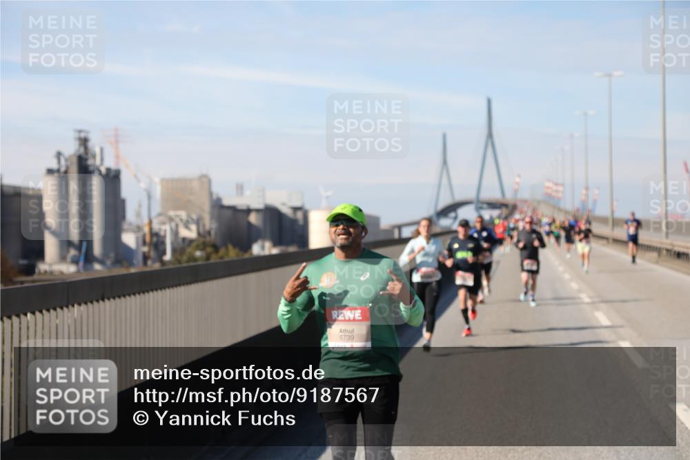 03.10.2025 - Köhlbrandbrückenlauf Yannick Fuchs http://msf.ph/oto/9187567 03.10.2025 11:46:09 Position 3 6739 meine-sportfotos.de