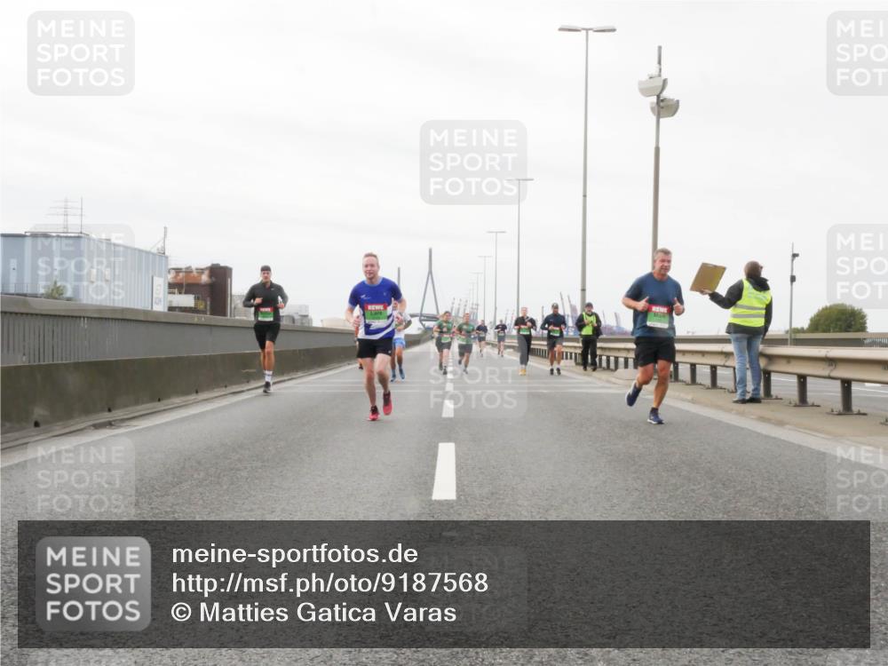 03.10.2025 - Köhlbrandbrückenlauf Matties Gatica Varas http://msf.ph/oto/9187568 03.10.2025 15:50:50 Position 3  meine-sportfotos.de