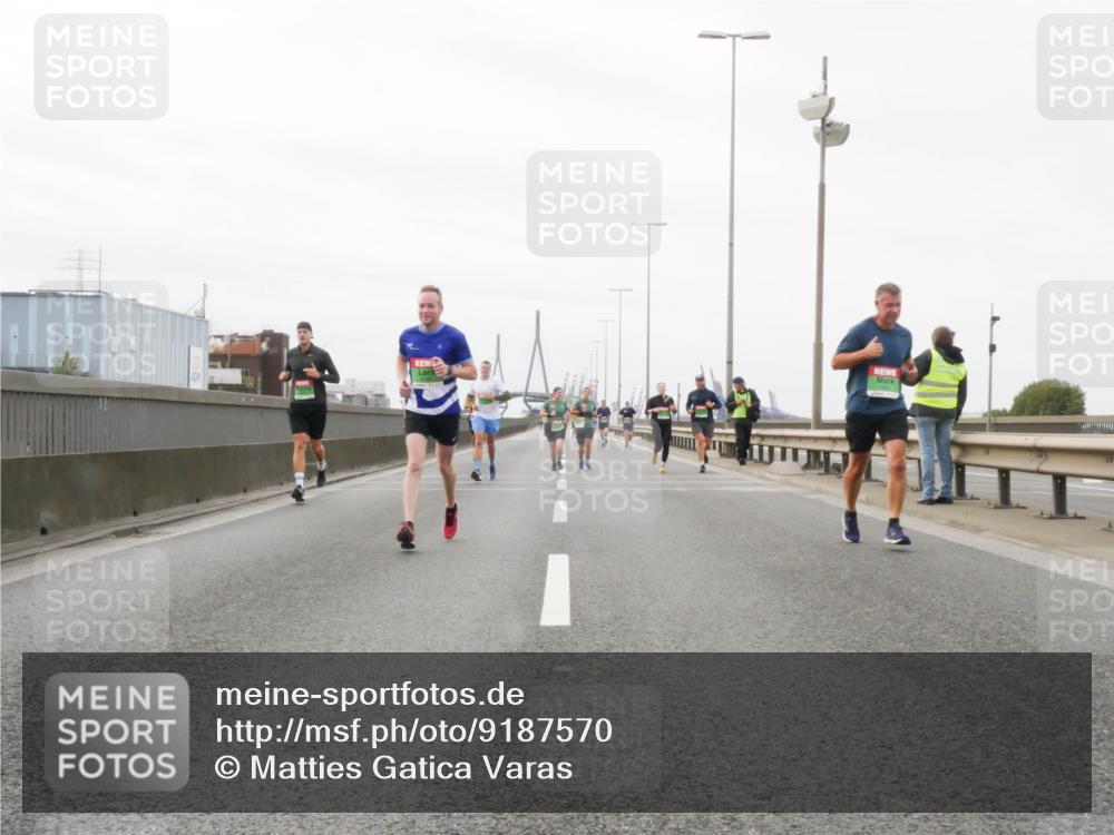 03.10.2025 - Köhlbrandbrückenlauf Matties Gatica Varas http://msf.ph/oto/9187570 03.10.2025 15:50:51 Position 3  meine-sportfotos.de
