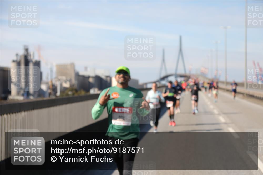 03.10.2025 - Köhlbrandbrückenlauf Yannick Fuchs http://msf.ph/oto/9187571 03.10.2025 11:46:09 Position 3  meine-sportfotos.de