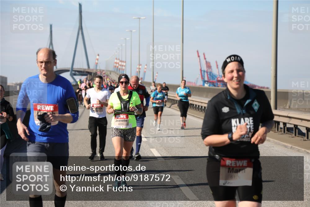 03.10.2025 - Köhlbrandbrückenlauf Yannick Fuchs http://msf.ph/oto/9187572 03.10.2025 12:06:50 Position 3 6223, 6120 meine-sportfotos.de