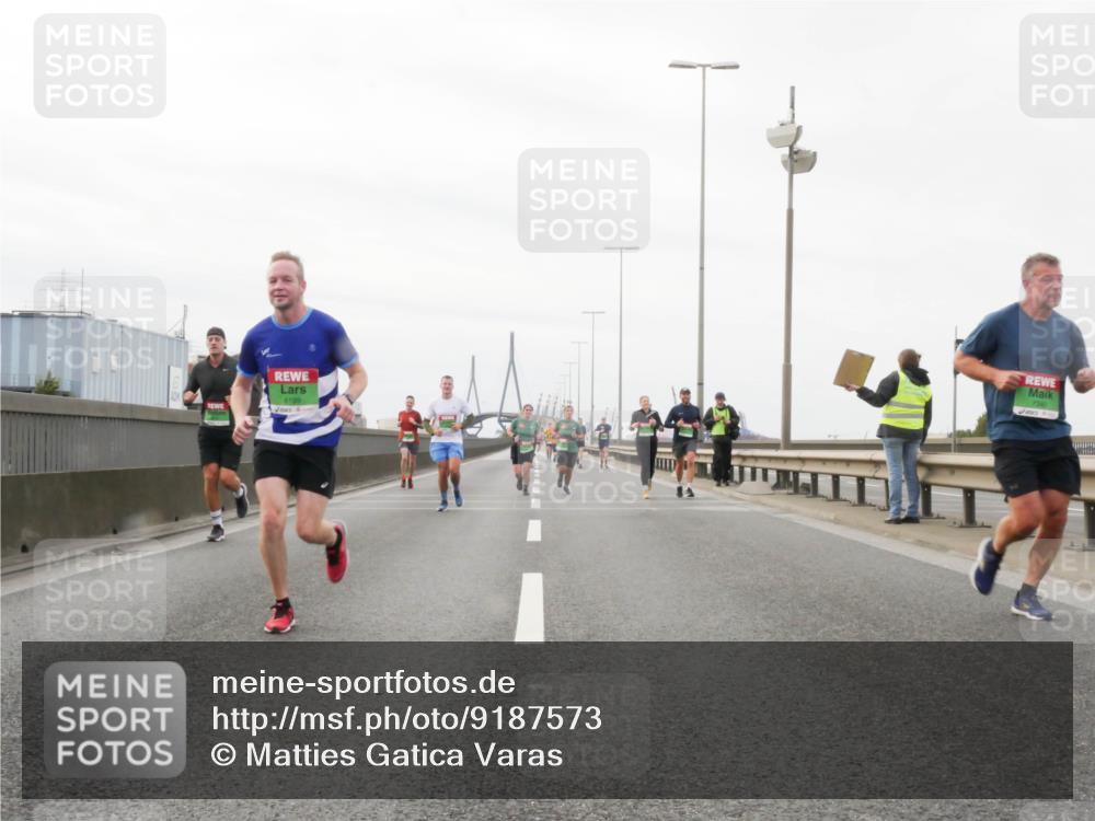 03.10.2025 - Köhlbrandbrückenlauf Matties Gatica Varas http://msf.ph/oto/9187573 03.10.2025 15:50:52 Position 3 8199 meine-sportfotos.de