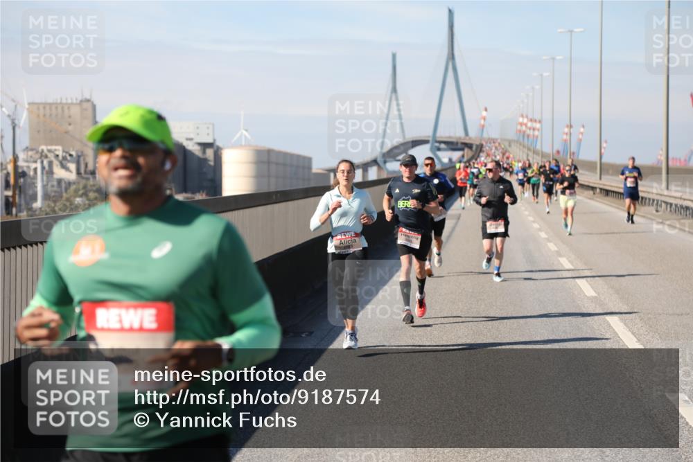 03.10.2025 - Köhlbrandbrückenlauf Yannick Fuchs http://msf.ph/oto/9187574 03.10.2025 11:46:09 Position 3  meine-sportfotos.de